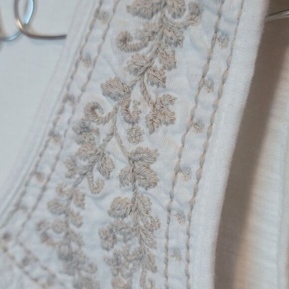 Charter Club Missy White Embroidered Tank Top Size Medium - Picture 4 of 8